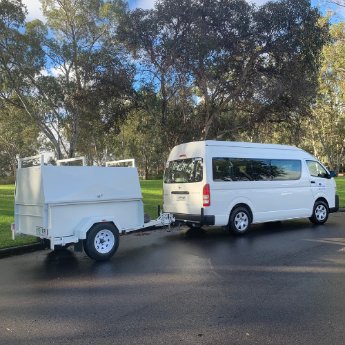 Trailer Hire_2WD Toyota Commuter 12 Seat Minibus with Trailer